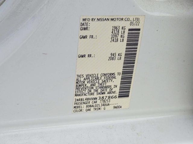 Nissan Altima Vehicle Full-screen Gallery Image 29