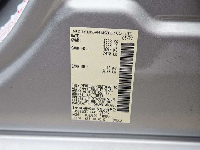 Nissan Altima Vehicle Full-screen Gallery Image 28