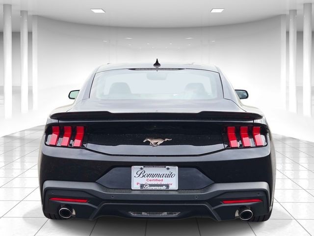 Ford Mustang Vehicle Full-screen Gallery Image 04