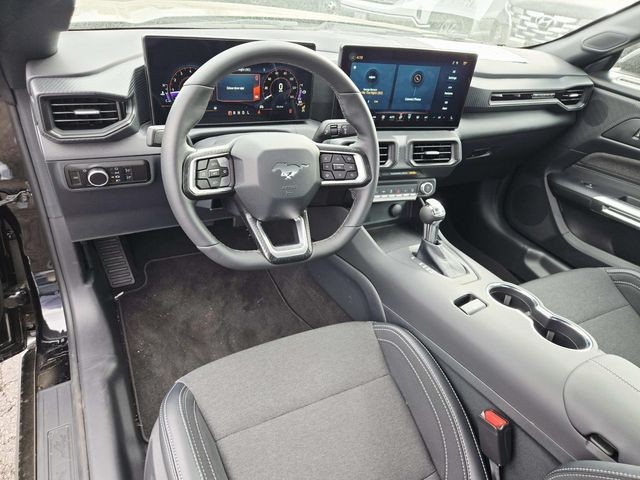 Ford Mustang Vehicle Full-screen Gallery Image 06