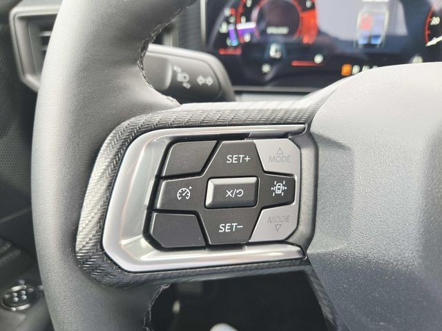 Ford Mustang Vehicle Full-screen Gallery Image 14