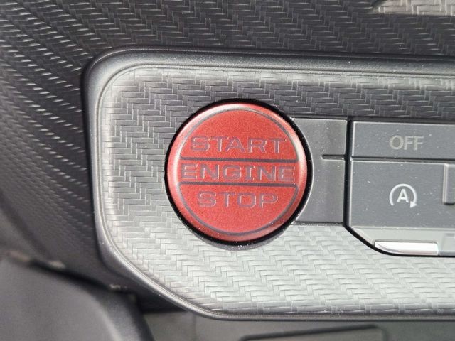 Ford Mustang Vehicle Full-screen Gallery Image 20