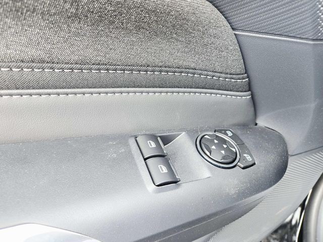 Ford Mustang Vehicle Full-screen Gallery Image 24