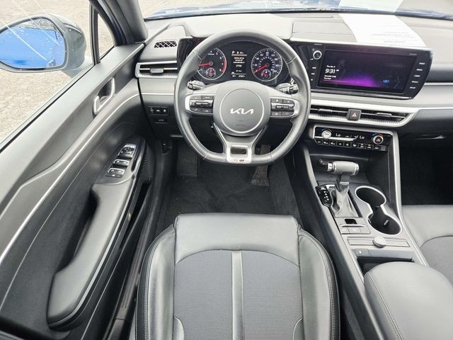 Kia K5 Vehicle Full-screen Gallery Image 07