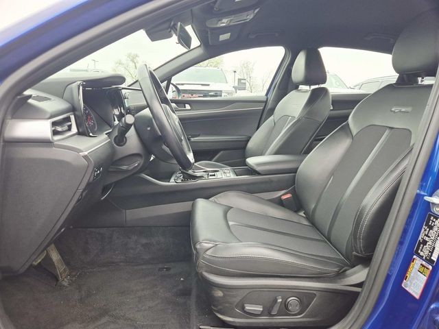 Kia K5 Vehicle Full-screen Gallery Image 08