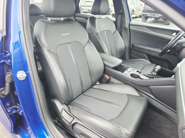 Kia K5 Vehicle Full-screen Gallery Image 12