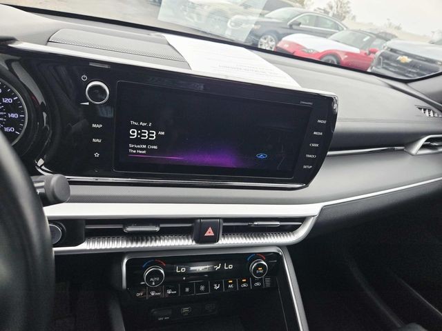 Kia K5 Vehicle Full-screen Gallery Image 20