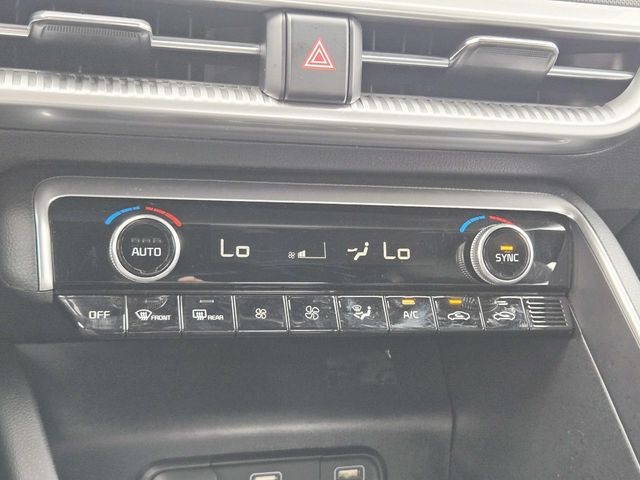 Kia K5 Vehicle Full-screen Gallery Image 24