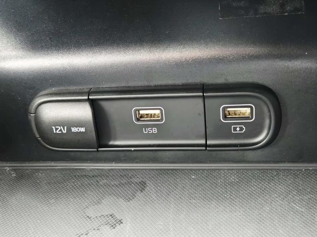 Kia K5 Vehicle Full-screen Gallery Image 26