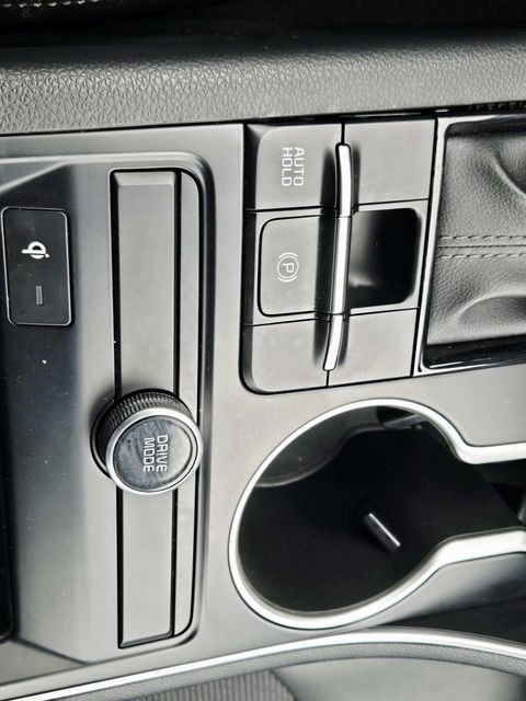 Kia K5 Vehicle Full-screen Gallery Image 27