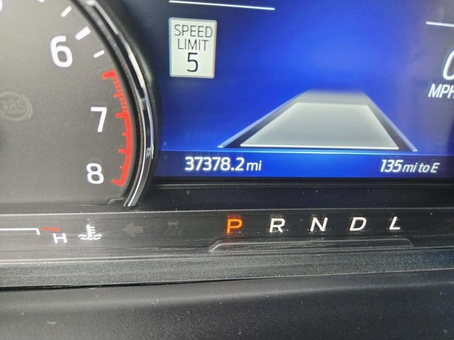 Ford Explorer Vehicle Full-screen Gallery Image 22