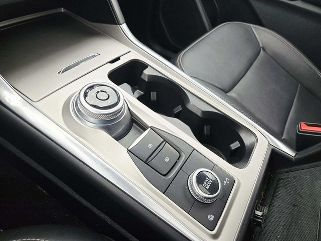 Ford Explorer Vehicle Full-screen Gallery Image 30