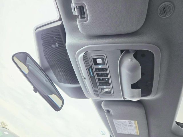 Ford Explorer Vehicle Full-screen Gallery Image 32