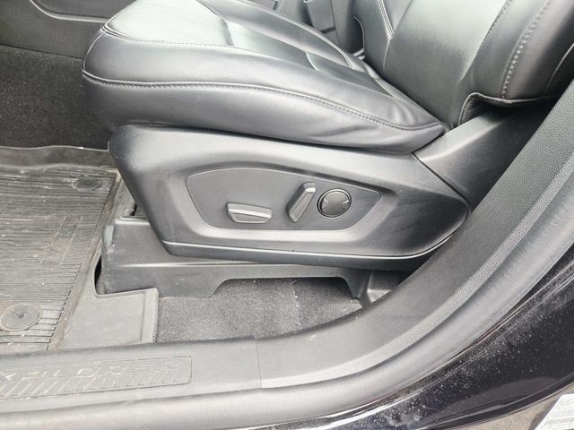 Ford Explorer Vehicle Full-screen Gallery Image 37