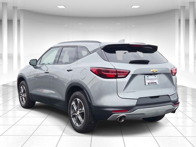 Chevrolet Blazer Vehicle Full-screen Gallery Image 03