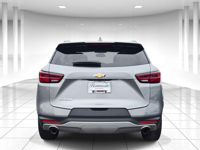 Chevrolet Blazer Vehicle Full-screen Gallery Image 04