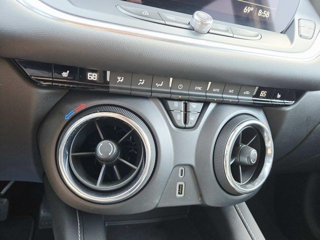 Chevrolet Blazer Vehicle Full-screen Gallery Image 23