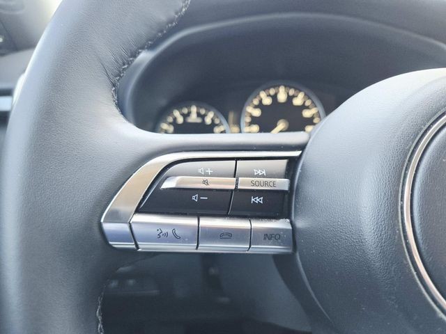 Mazda CX-50 Vehicle Full-screen Gallery Image 17