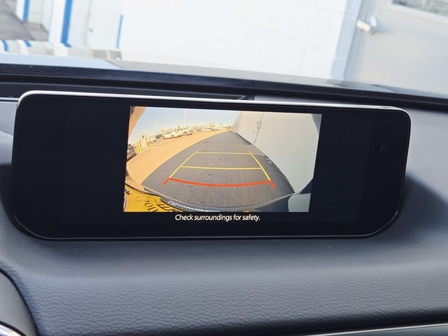 Mazda CX-50 Vehicle Full-screen Gallery Image 23