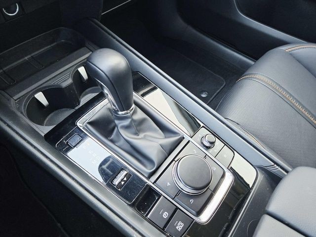 Mazda CX-50 Vehicle Full-screen Gallery Image 26