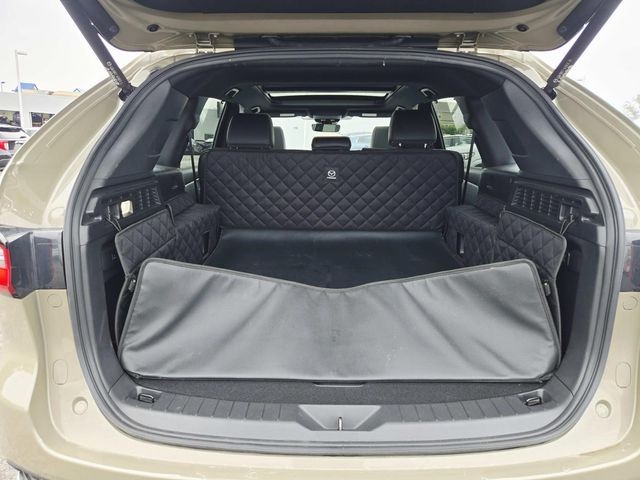 Mazda CX-70 PHEV Vehicle Full-screen Gallery Image 11