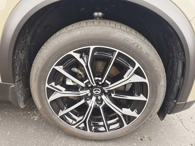 Mazda CX-70 PHEV Vehicle Full-screen Gallery Image 14