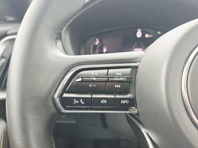 Mazda CX-70 PHEV Vehicle Full-screen Gallery Image 17