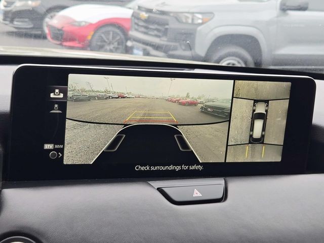 Mazda CX-70 PHEV Vehicle Full-screen Gallery Image 24