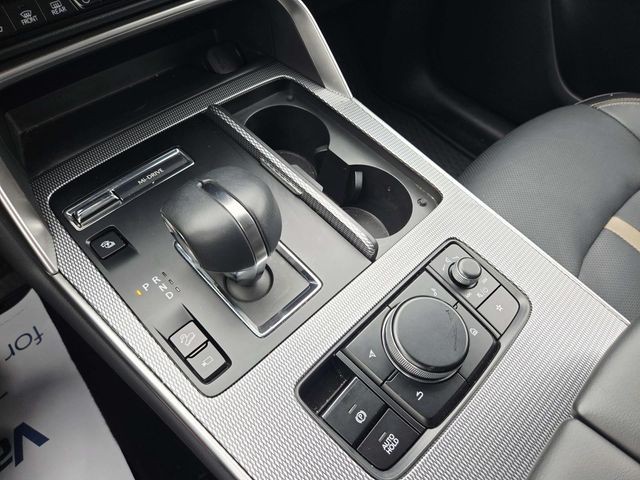 Mazda CX-70 PHEV Vehicle Full-screen Gallery Image 27