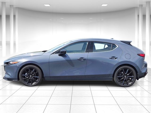 Mazda Mazda3 Vehicle Full-screen Gallery Image 02