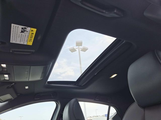 Mazda Mazda3 Vehicle Full-screen Gallery Image 06