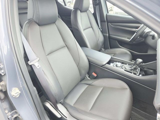 Mazda Mazda3 Vehicle Full-screen Gallery Image 13