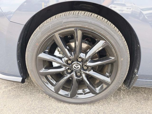 Mazda Mazda3 Vehicle Full-screen Gallery Image 15