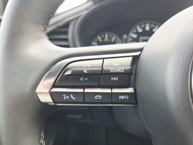 Mazda Mazda3 Vehicle Full-screen Gallery Image 17