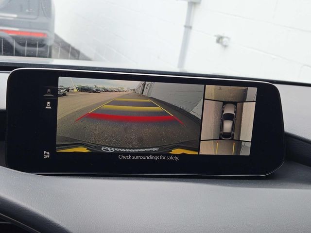 Mazda Mazda3 Vehicle Full-screen Gallery Image 23