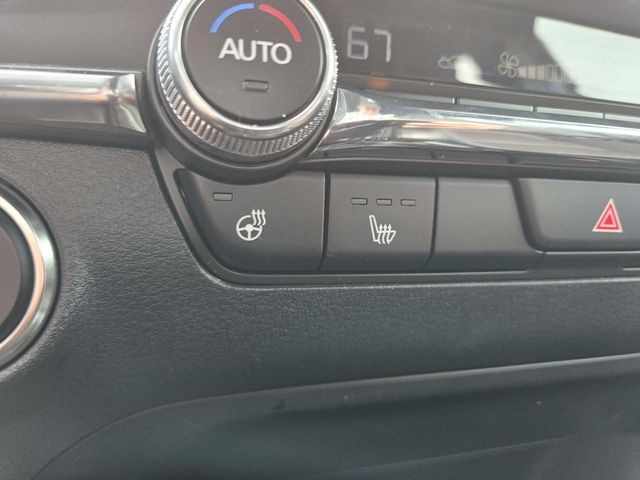 Mazda Mazda3 Vehicle Full-screen Gallery Image 26