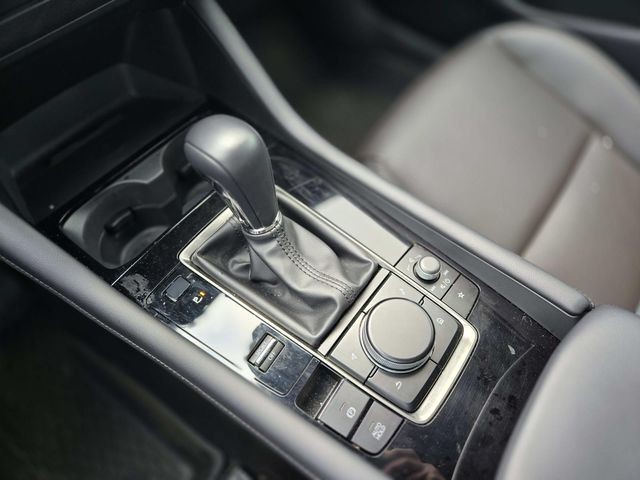 Mazda Mazda3 Vehicle Full-screen Gallery Image 27