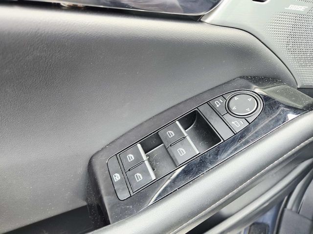 Mazda Mazda3 Vehicle Full-screen Gallery Image 34