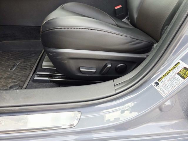 Mazda Mazda3 Vehicle Full-screen Gallery Image 35