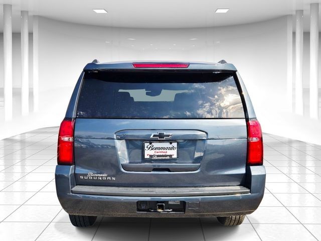 Chevrolet Suburban Vehicle Full-screen Gallery Image 04