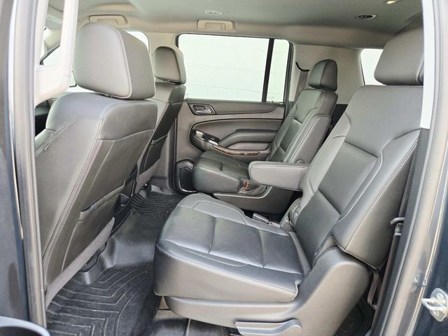 Chevrolet Suburban Vehicle Full-screen Gallery Image 09