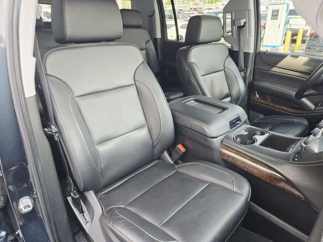 Chevrolet Suburban Vehicle Full-screen Gallery Image 14