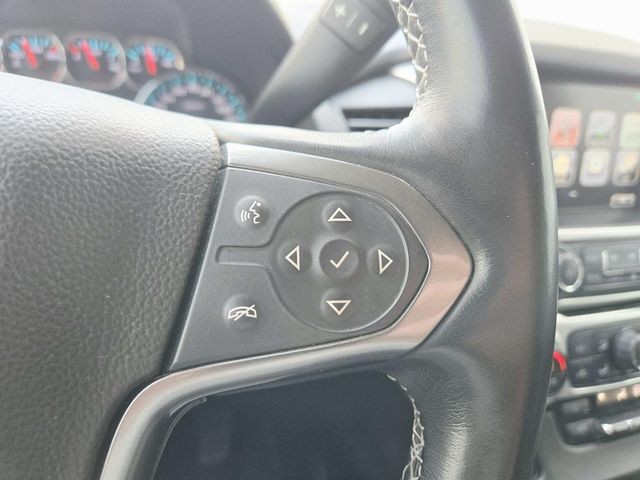 Chevrolet Suburban Vehicle Full-screen Gallery Image 19