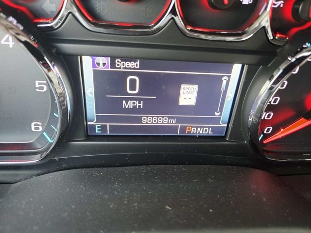 Chevrolet Suburban Vehicle Full-screen Gallery Image 21