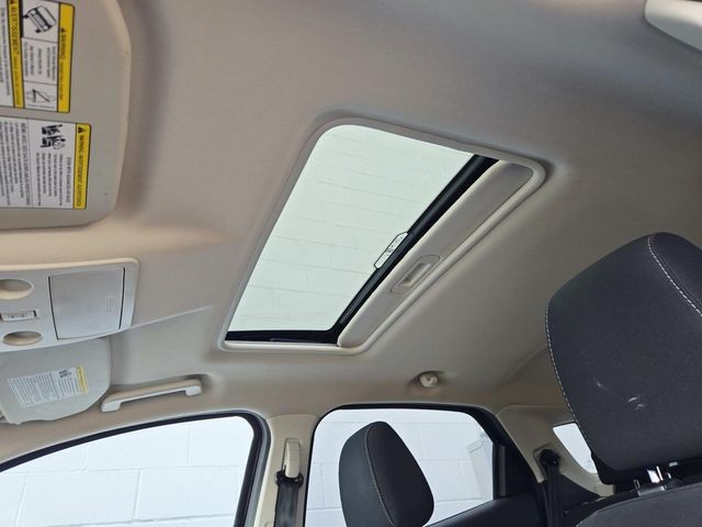 Ford EcoSport Vehicle Full-screen Gallery Image 06