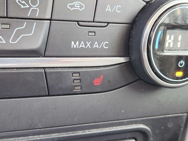 Ford EcoSport Vehicle Full-screen Gallery Image 24