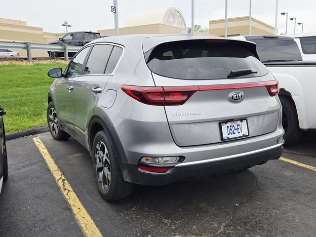 Kia Sportage Vehicle Full-screen Gallery Image 02