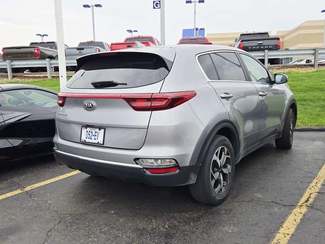 Kia Sportage Vehicle Full-screen Gallery Image 03