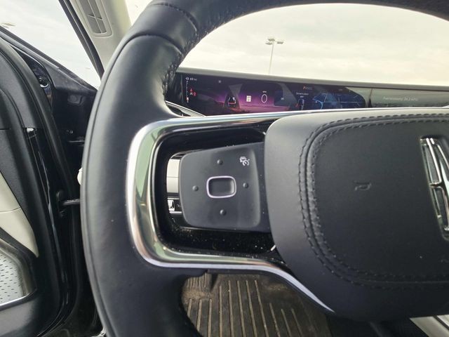 Lincoln Nautilus Vehicle Full-screen Gallery Image 16
