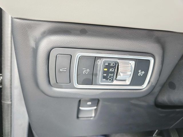 Lincoln Nautilus Vehicle Full-screen Gallery Image 28